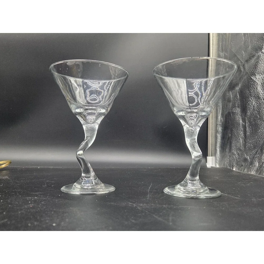Libbey Z Stem Martini Glasses 9.25 oz Capacity Set of 2 Clear Glass.  6.5